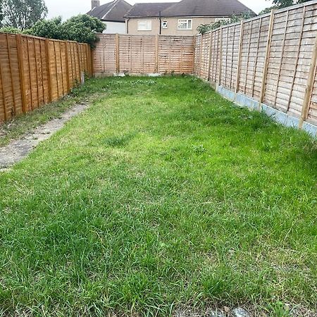 Cosy Private Flat In London, Free Parking On Premise Apartment Carshalton Exterior foto