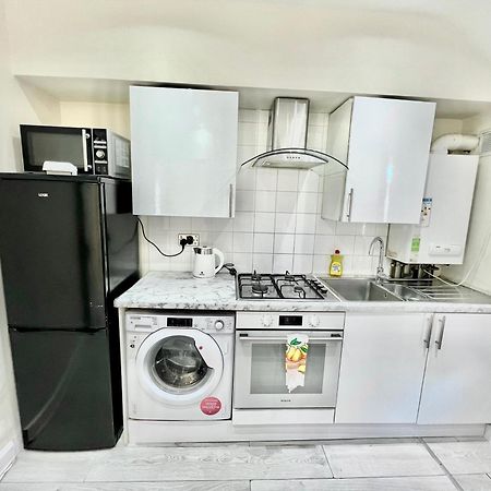 Cosy Private Flat In London, Free Parking On Premise Apartment Carshalton Exterior foto
