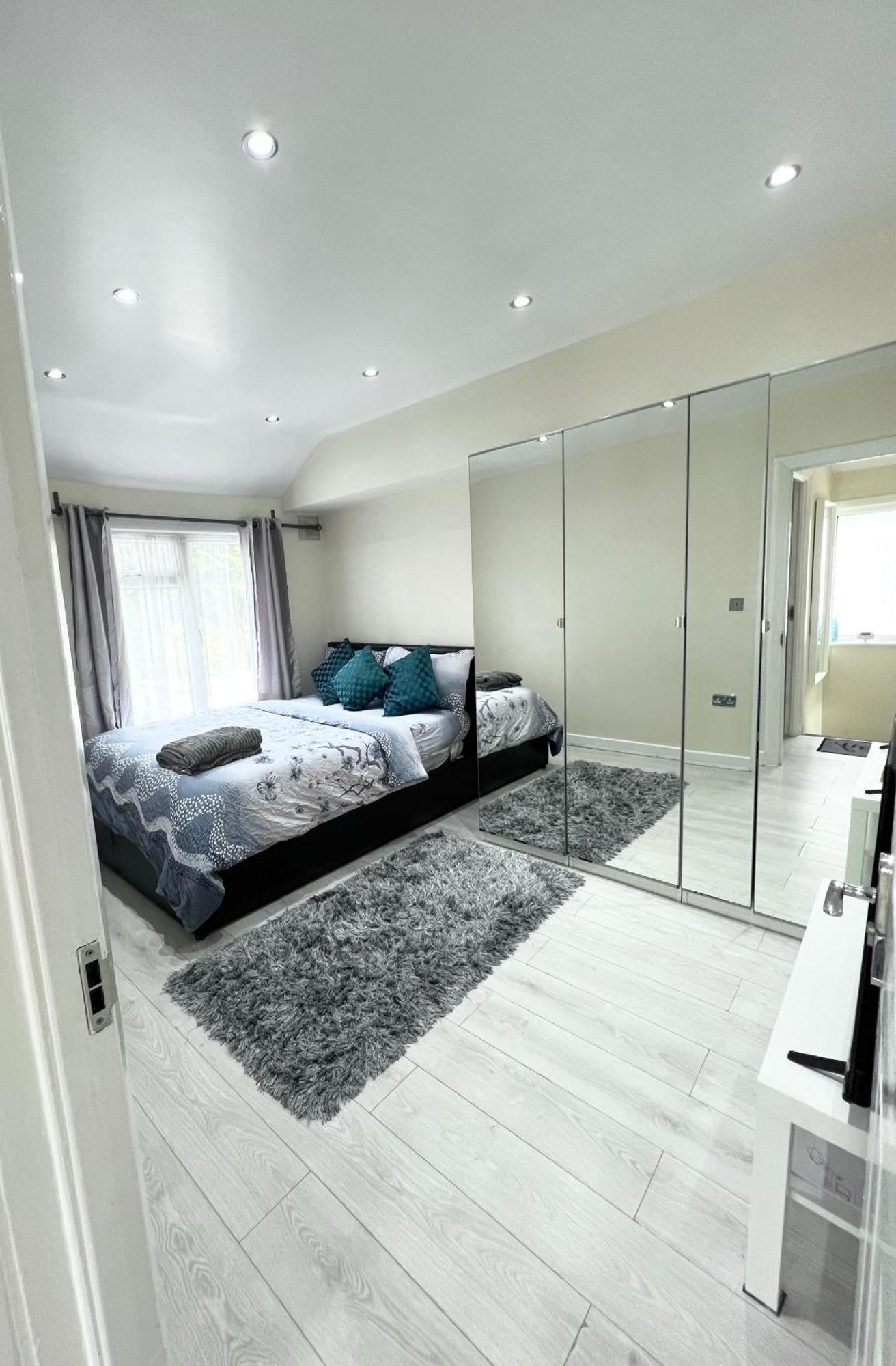 Cosy Private Flat In London, Free Parking On Premise Apartment Carshalton Exterior foto
