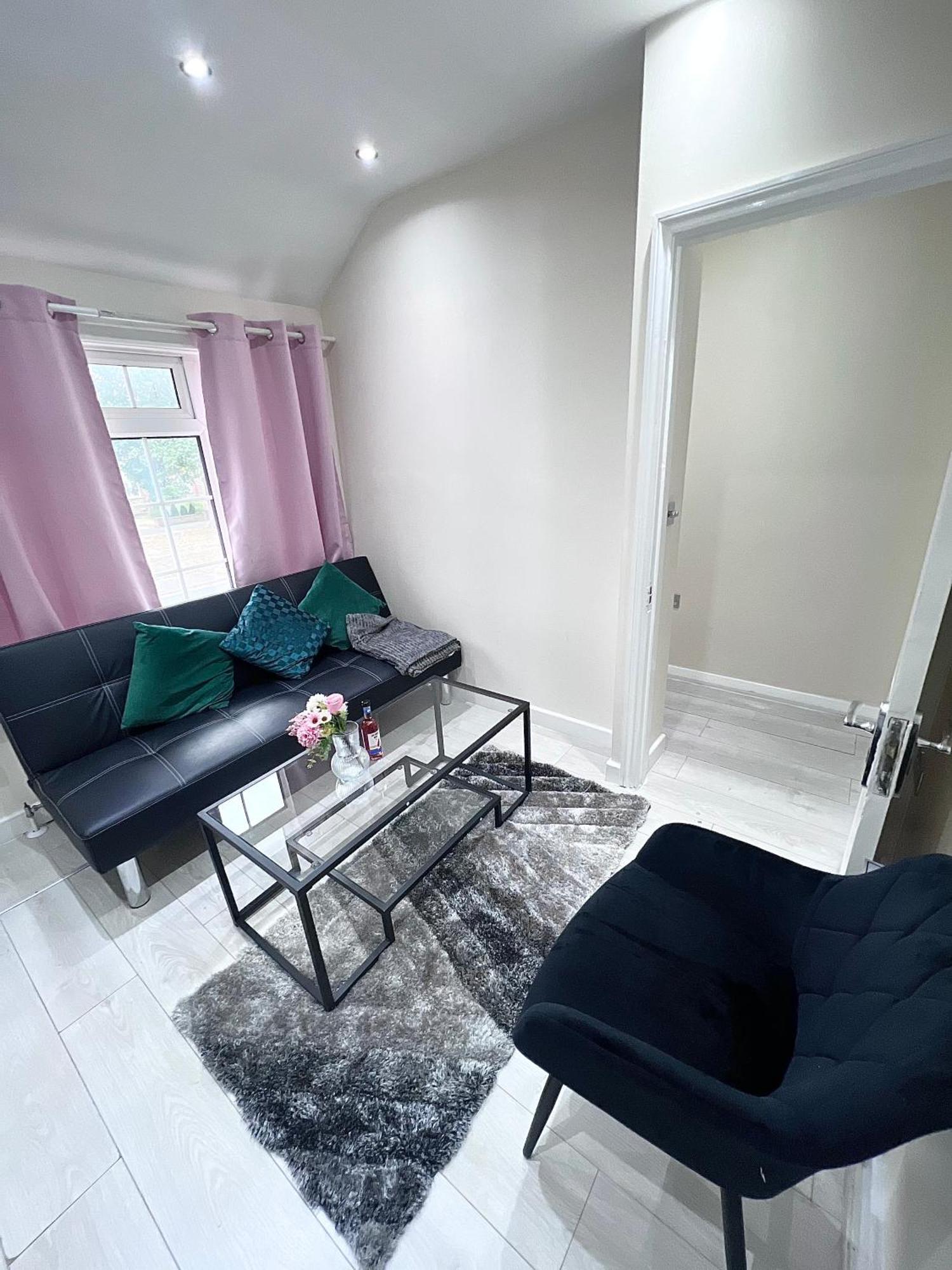 Cosy Private Flat In London, Free Parking On Premise Apartment Carshalton Exterior foto